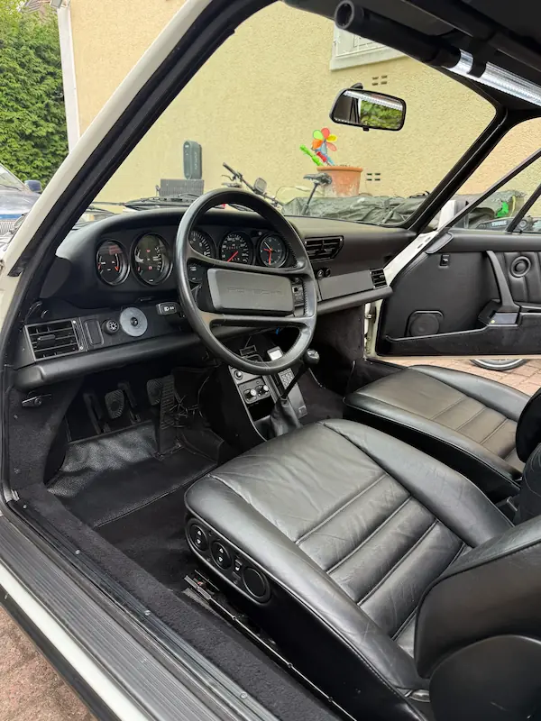 Porsche 911 Carrera 3.2
